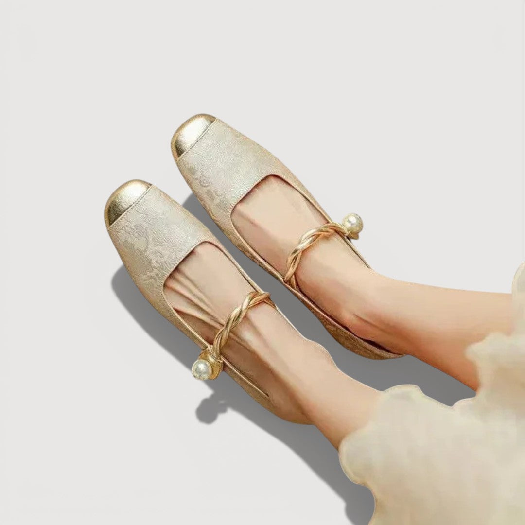 Clara | Timeless Vintage Charm
