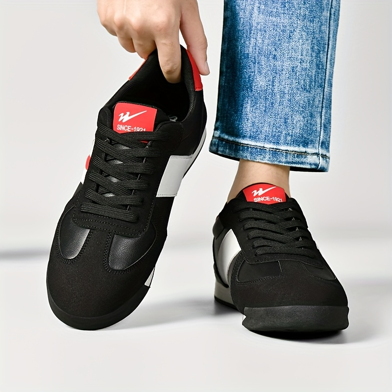 Voyager Casual Sneakers