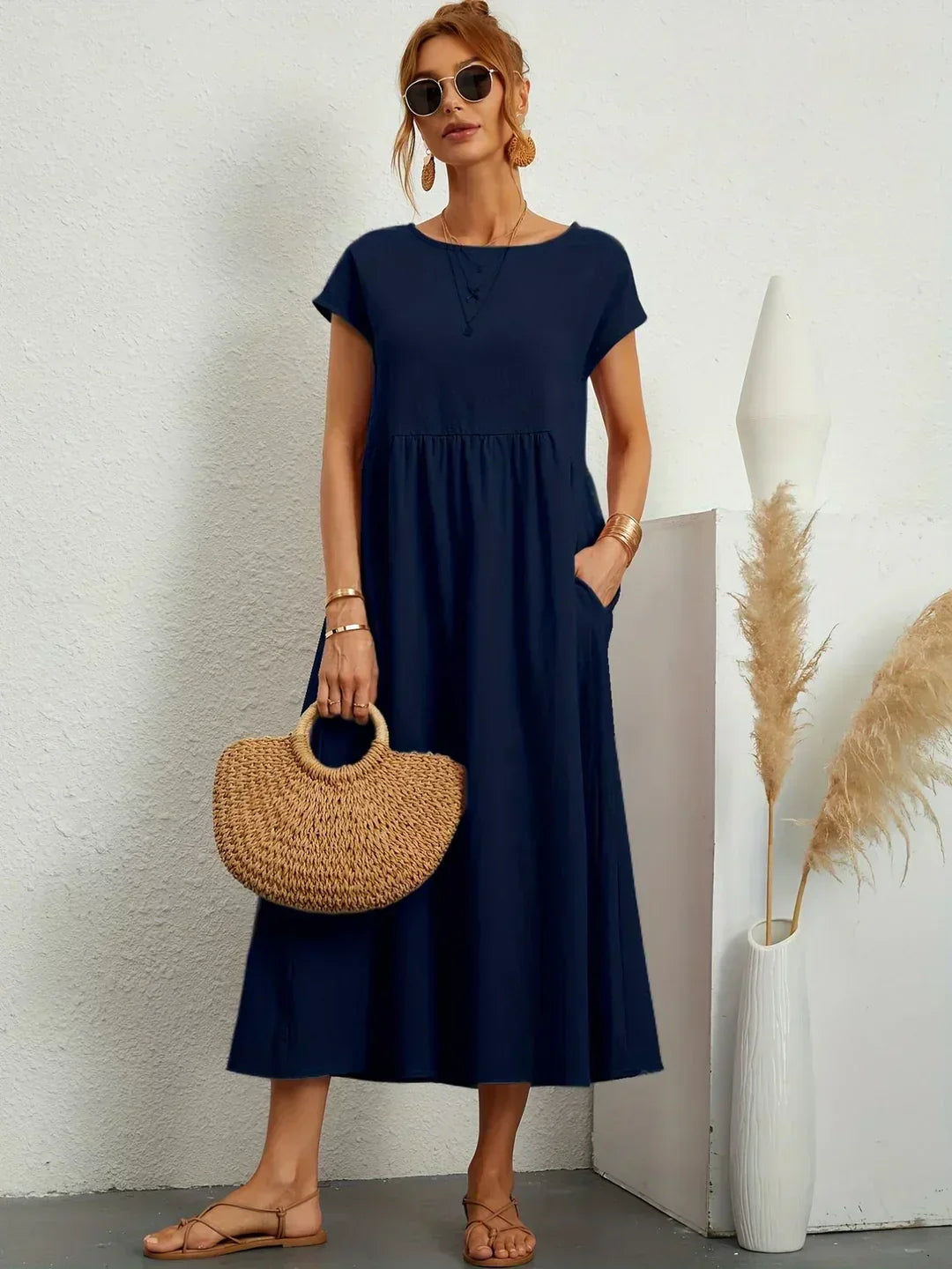 Amira | Elegant Midi Dress with Timeless Design