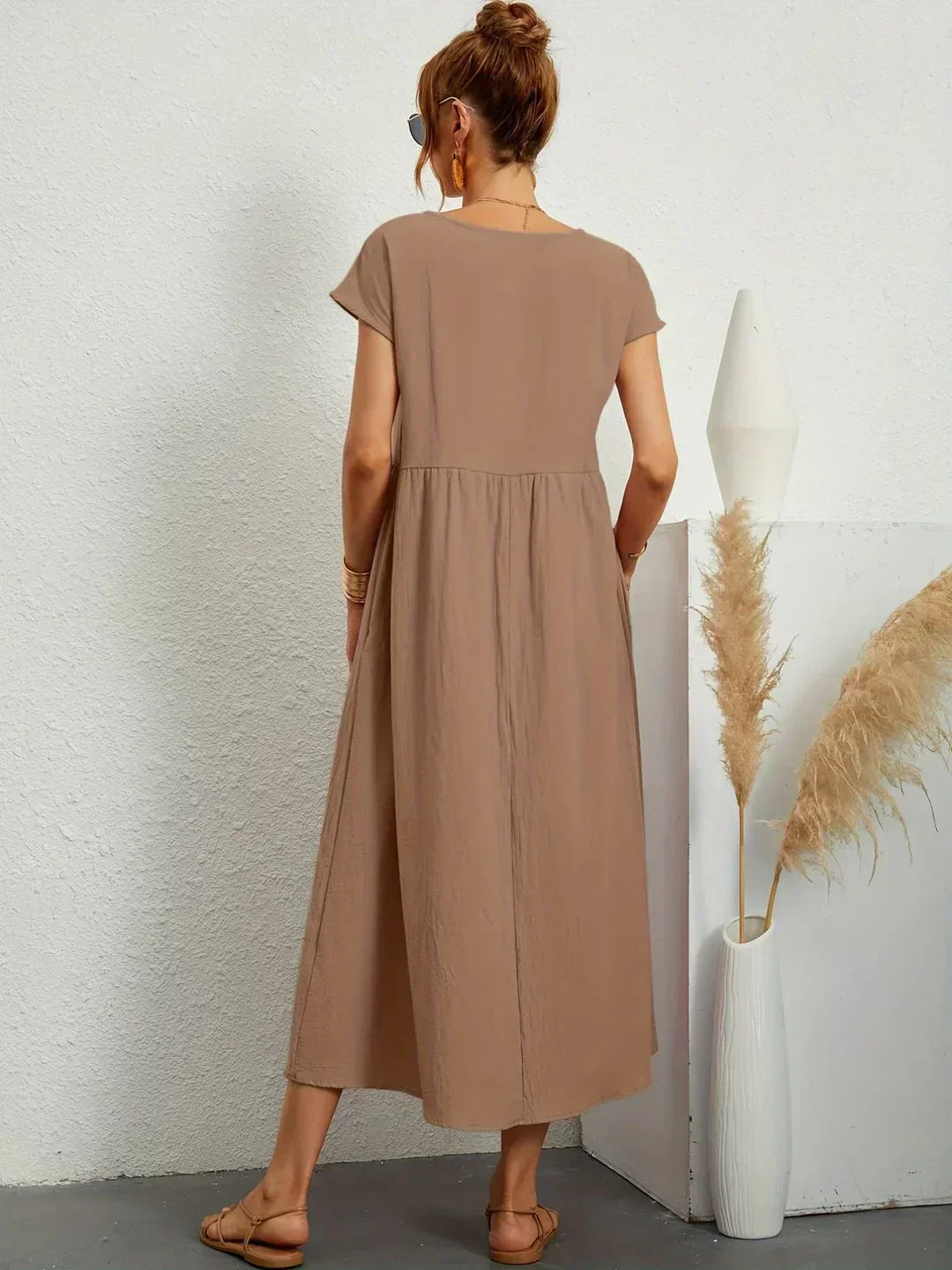 Amira | Elegant Midi Dress with Timeless Design