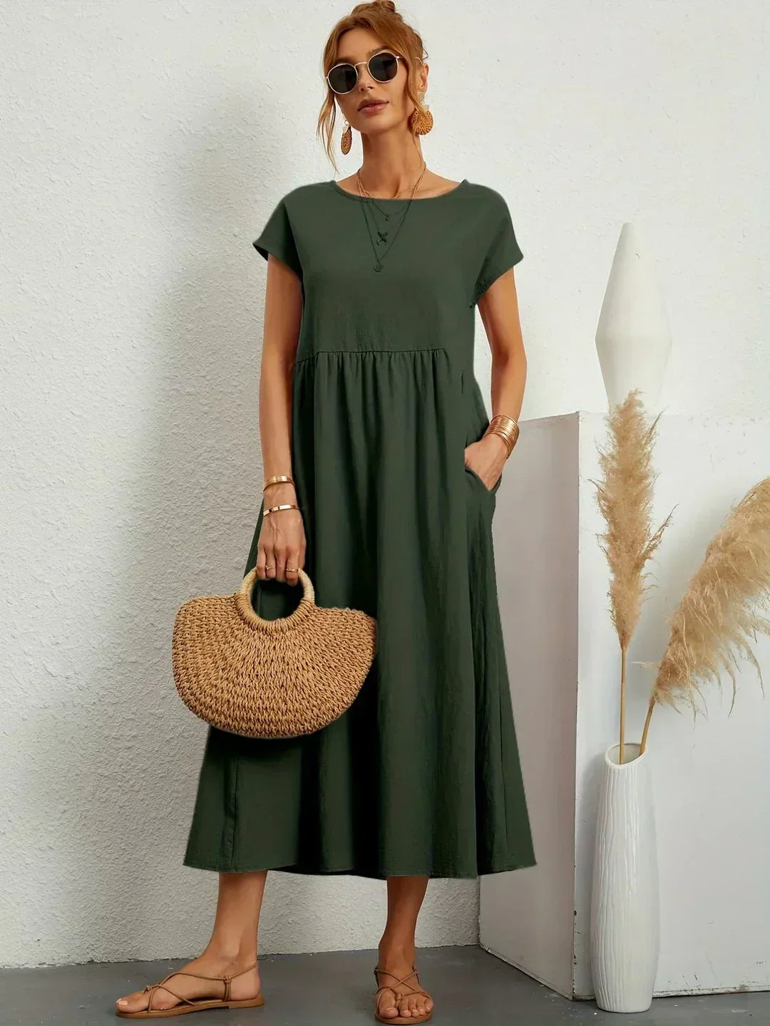 Amira | Elegant Midi Dress with Timeless Design
