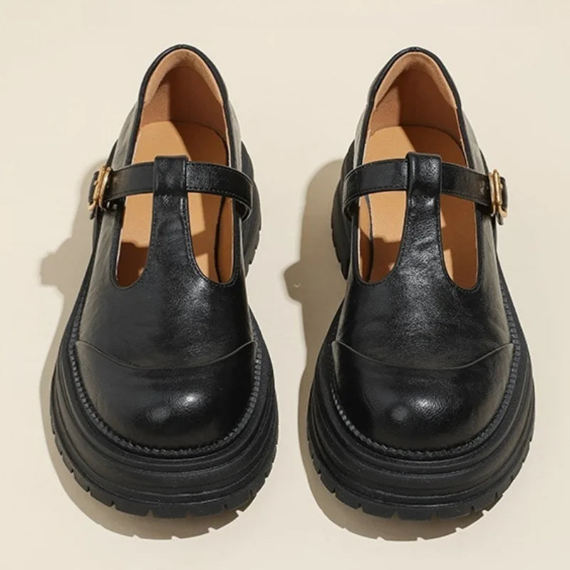 Régine | Classic Strapped Shoe