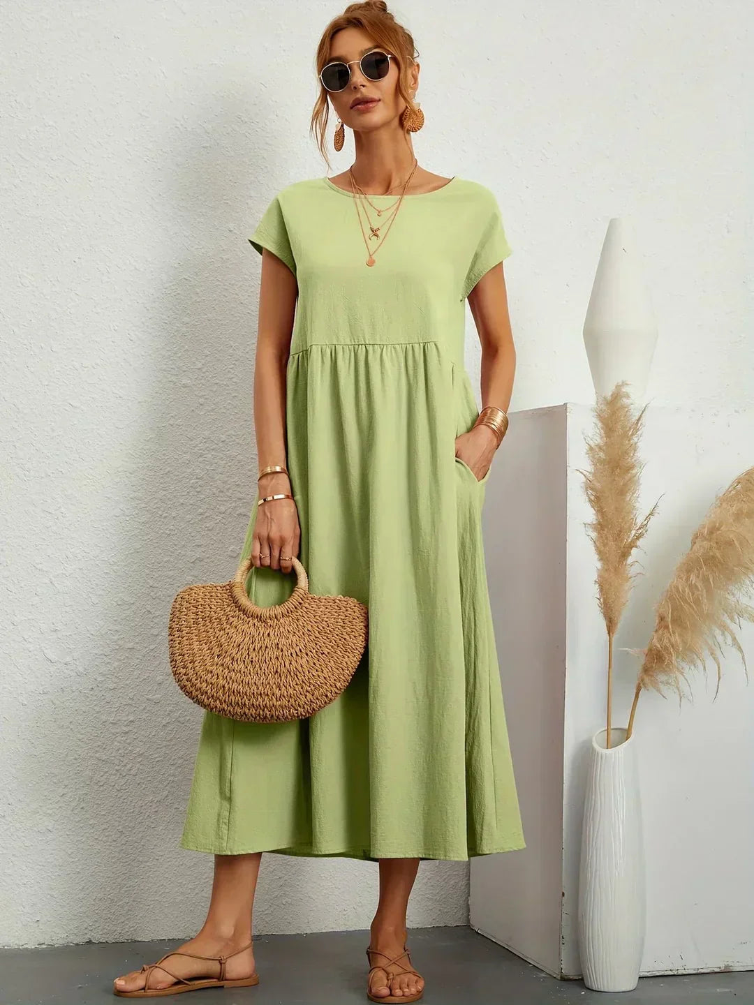 Amira | Elegant Midi Dress with Timeless Design